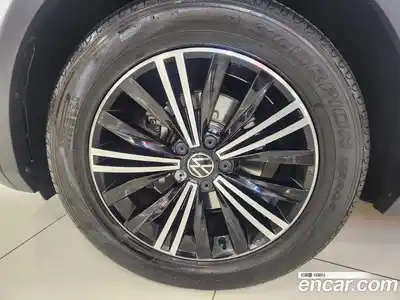 Volkswagen Tiguan 2023 2.0 гидро в Москве № 2204193, миниатюра 5