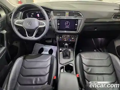 Volkswagen Tiguan 2023 2.0 гидро в Москве № 2204193, миниатюра 7