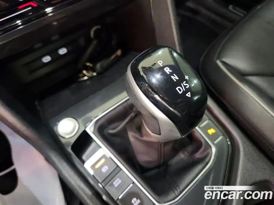 Volkswagen Tiguan 2023 2.0 гидро в Москве № 2204193, фото 9