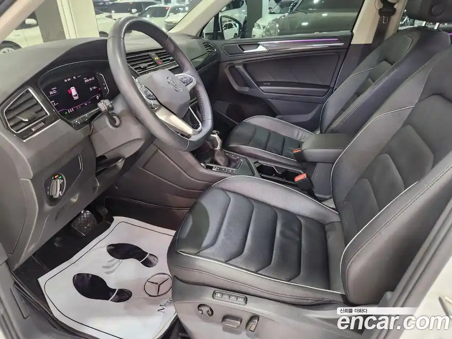 Volkswagen Tiguan 2023 2.0 гидро в Москве № 2204193, фото 10