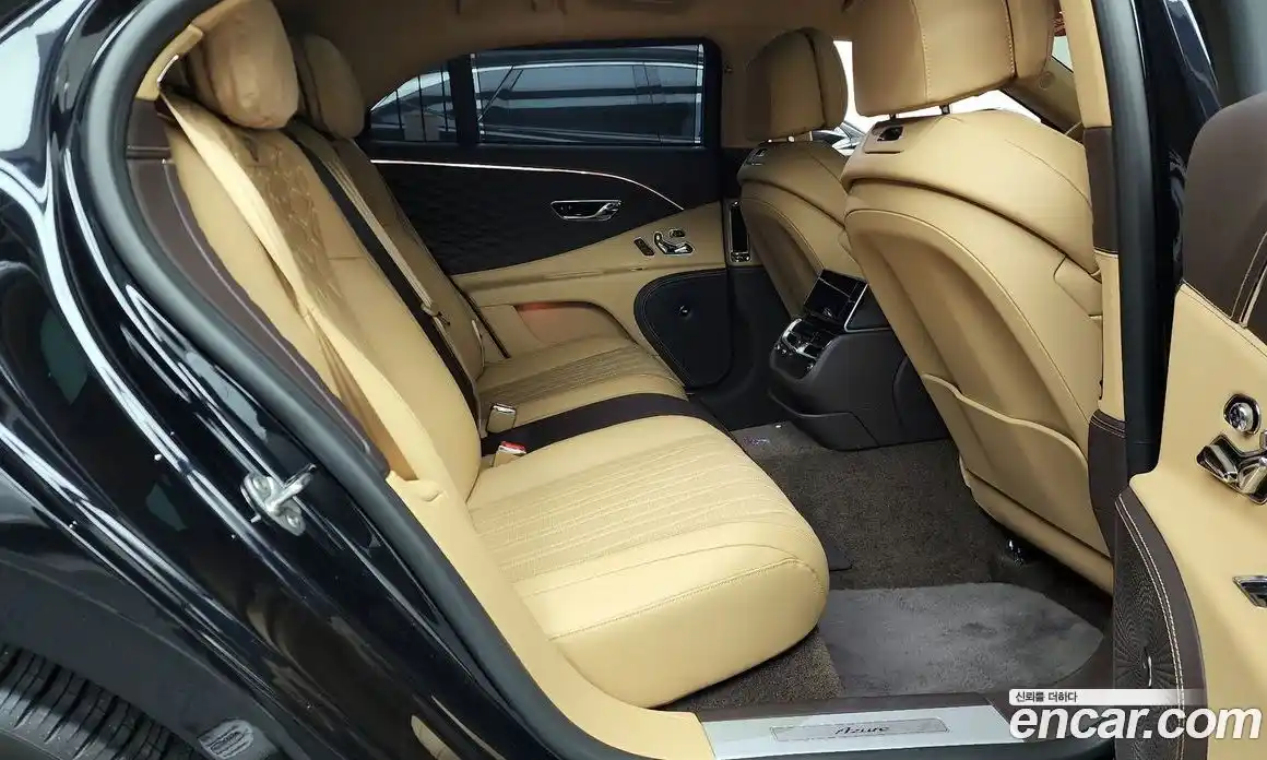Bentley Flying Spur 2023 4.0 гидро, фото 12