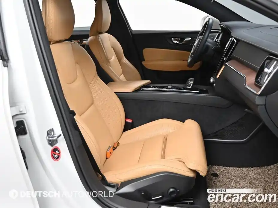 Volvo V60 2020 2.0 автомат (гидро), фото 10
