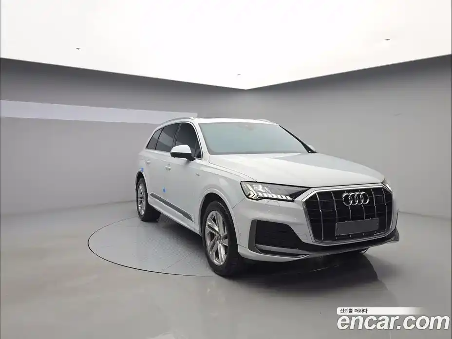 Audi Q7 2021 3.0 автомат (гидро), фото 3