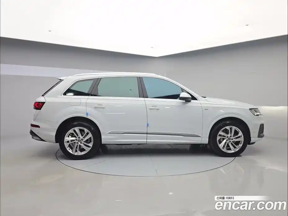 Audi Q7 2021 3.0 автомат (гидро), фото 4