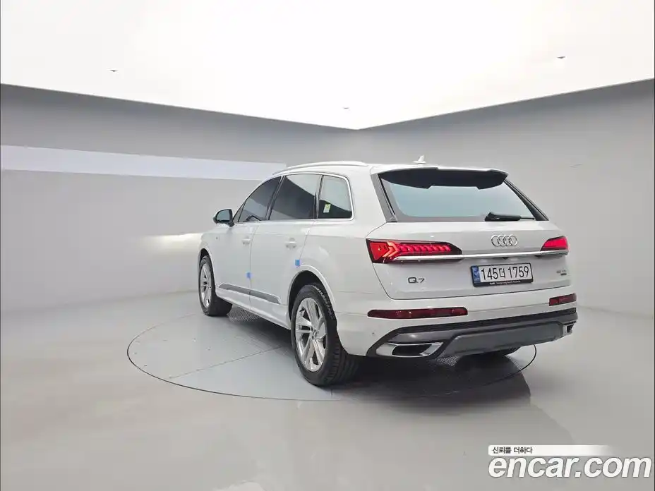 Audi Q7 2021 3.0 автомат (гидро), фото 7