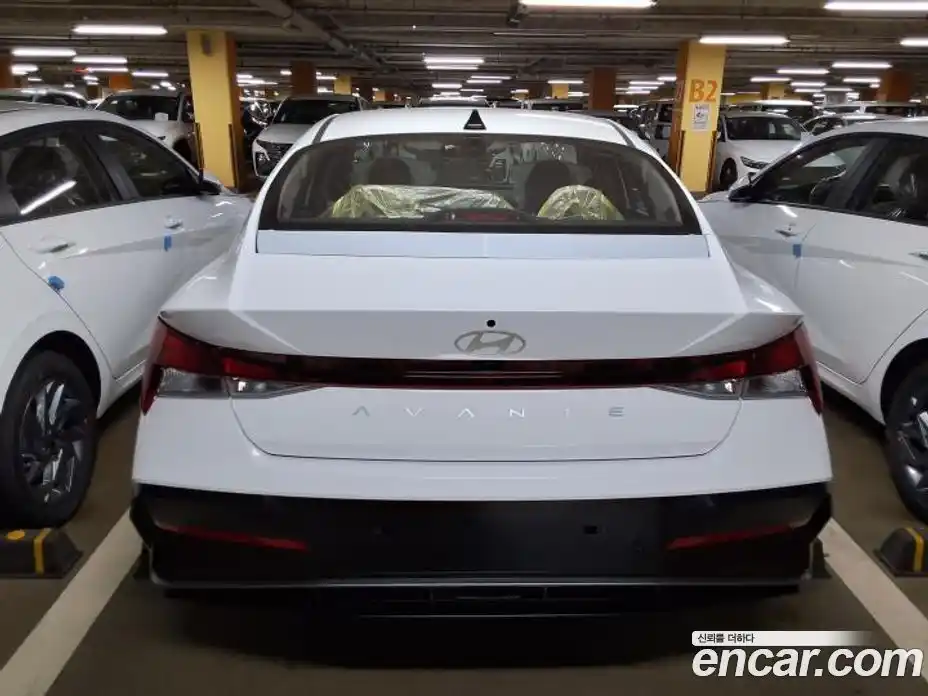 Hyundai Avante 2026 1.6 гидро, фото 4