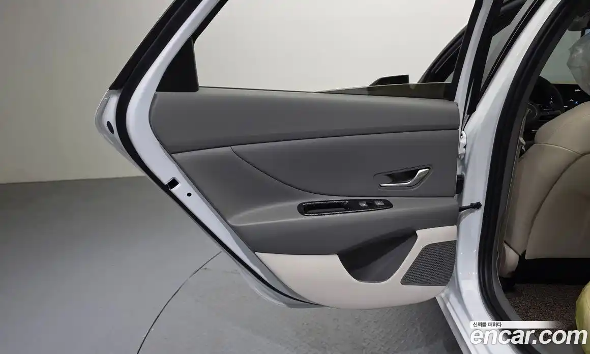 Hyundai Avante 2025 1.6 гидро, фото 15