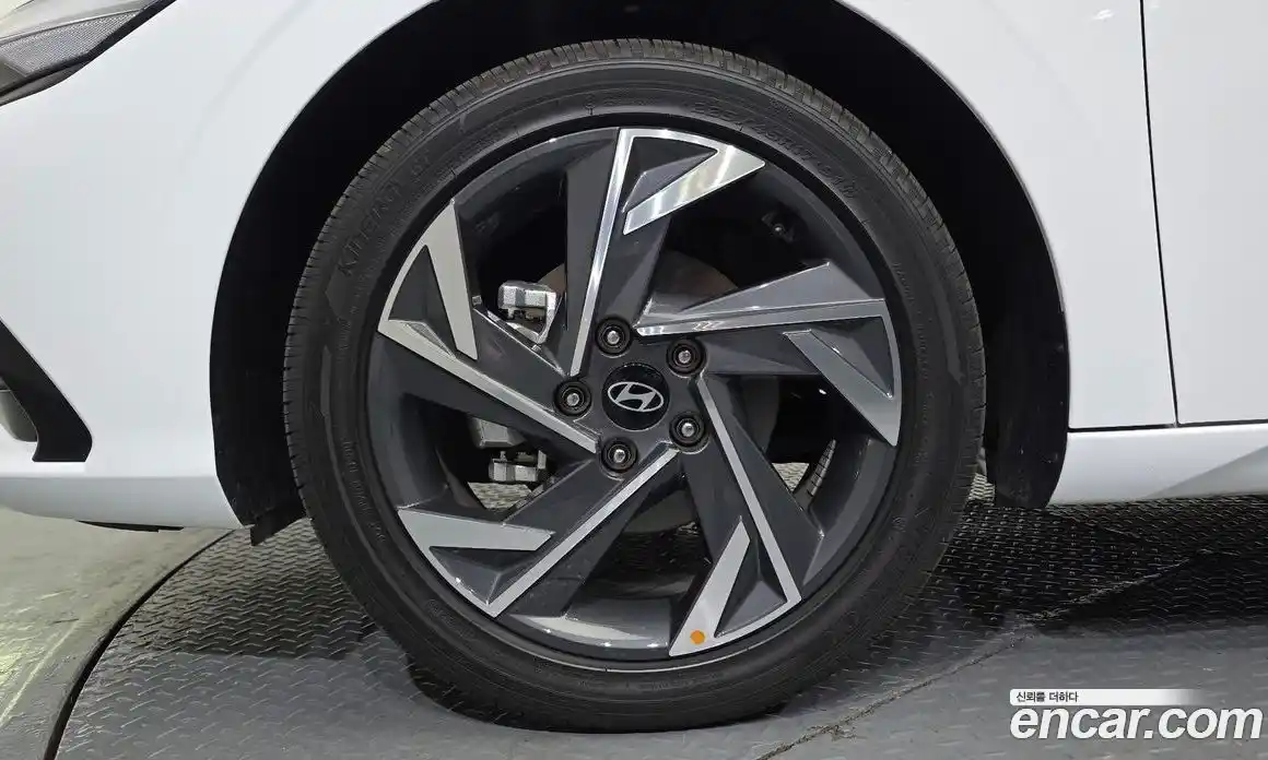 Hyundai Avante 2025 1.6 гидро, фото 5