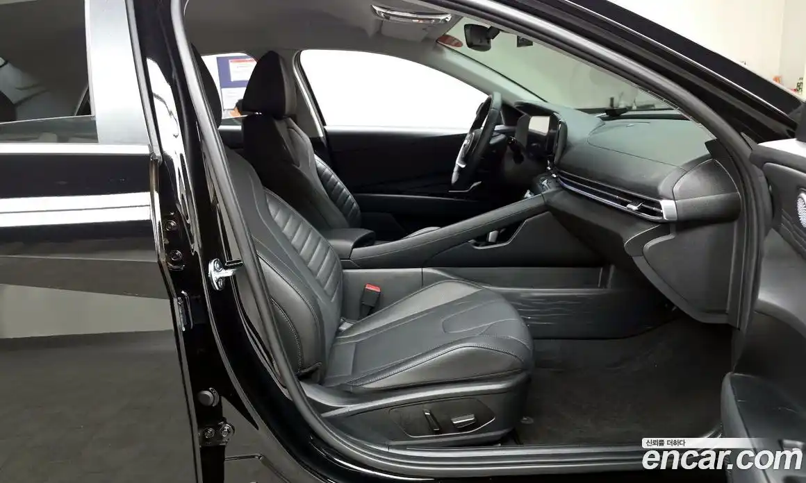 Hyundai Avante 2025 1.6 гидро, фото 16