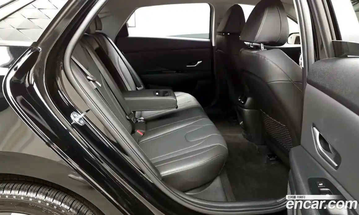Hyundai Avante 2025 1.6 гидро, фото 17