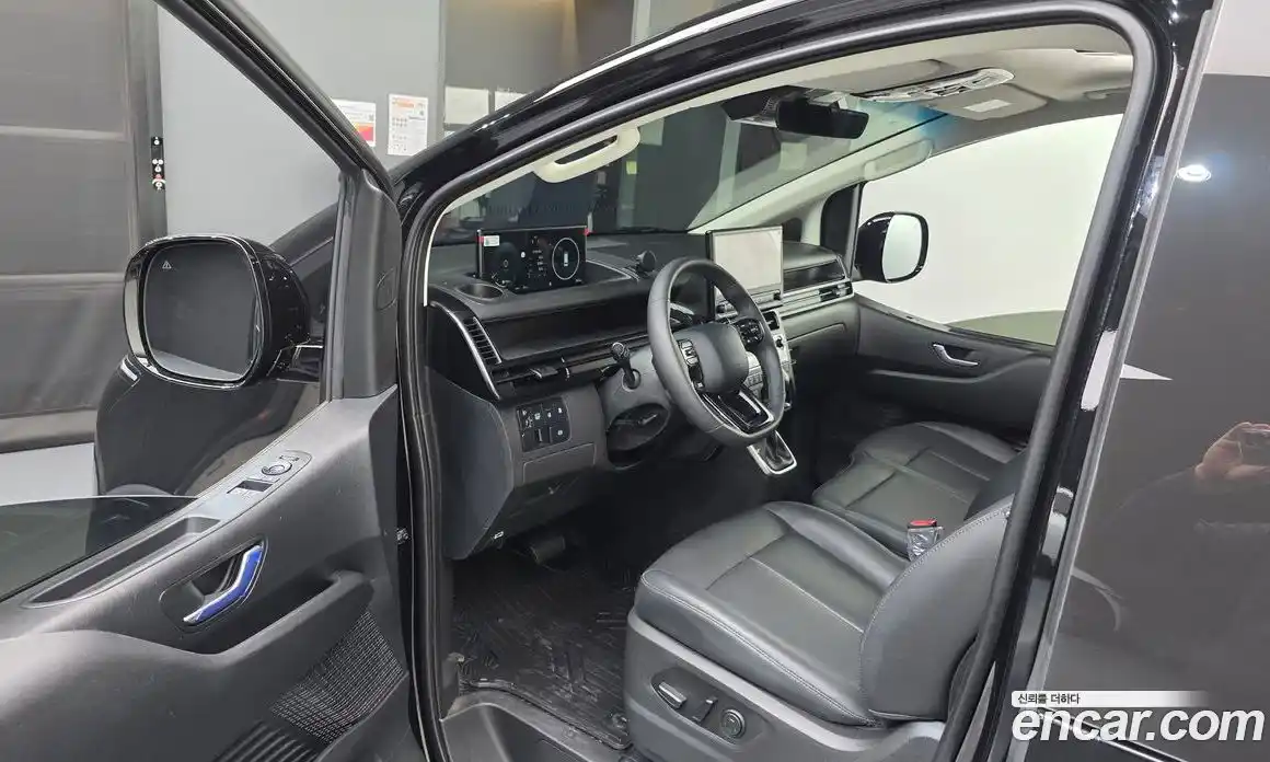 Hyundai Staria 2026 1.6 автомат (гидро), фото 13