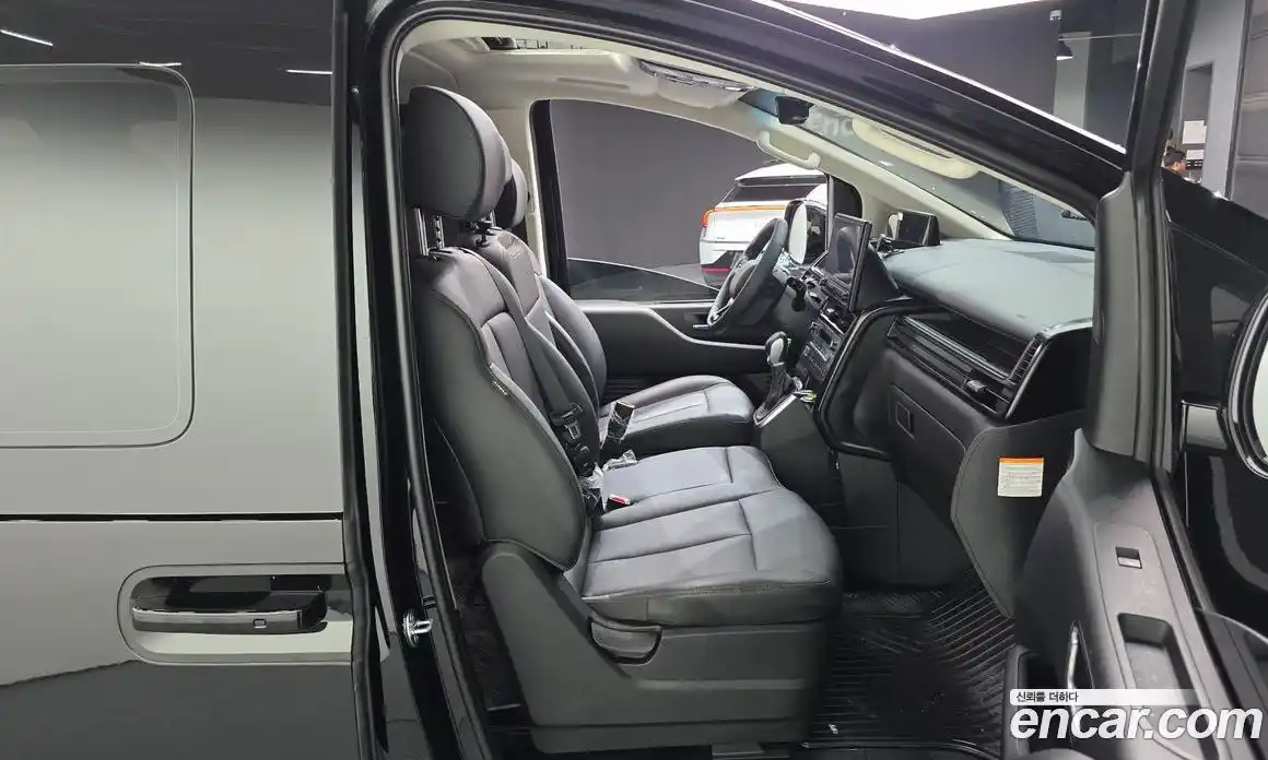 Hyundai Staria 2026 1.6 автомат (гидро), фото 17