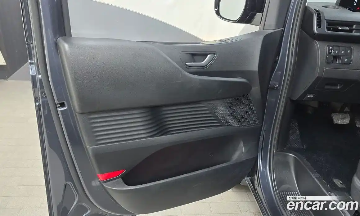 Hyundai Staria 2022 2.2 гидро, фото 14