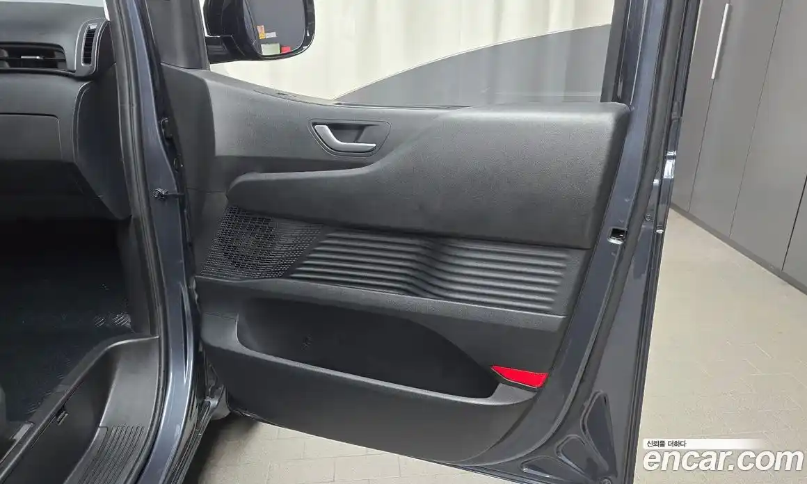 Hyundai Staria 2022 2.2 гидро, фото 15