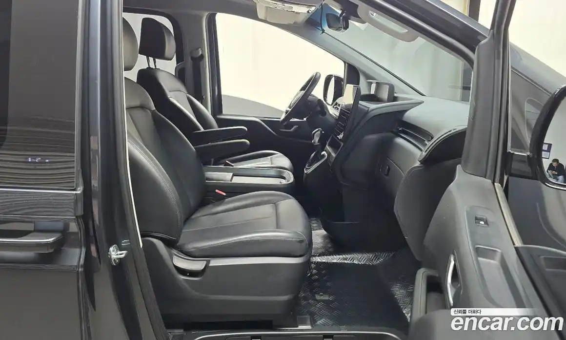 Hyundai Staria 2022 2.2 гидро, фото 16
