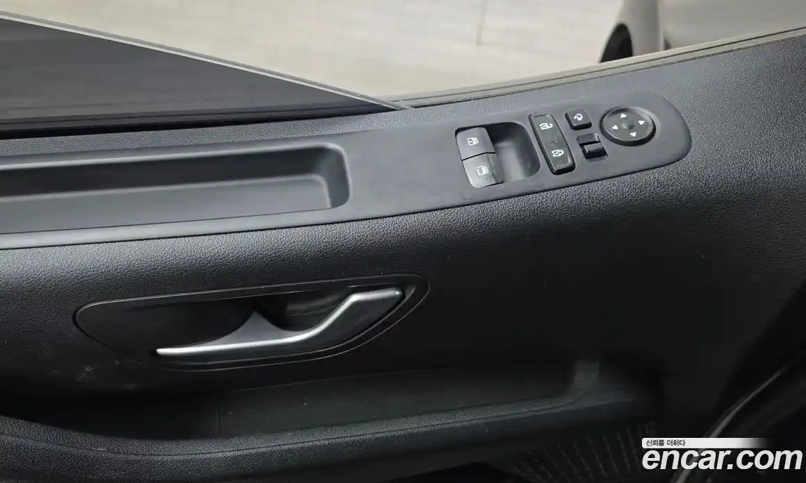 Hyundai Staria 2022 2.2 гидро, фото 28