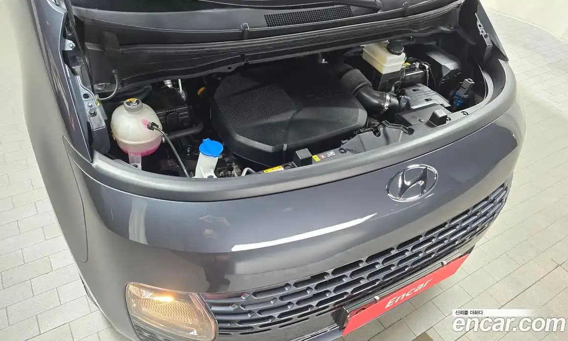 Hyundai Staria 2022 2.2 гидро, фото 6
