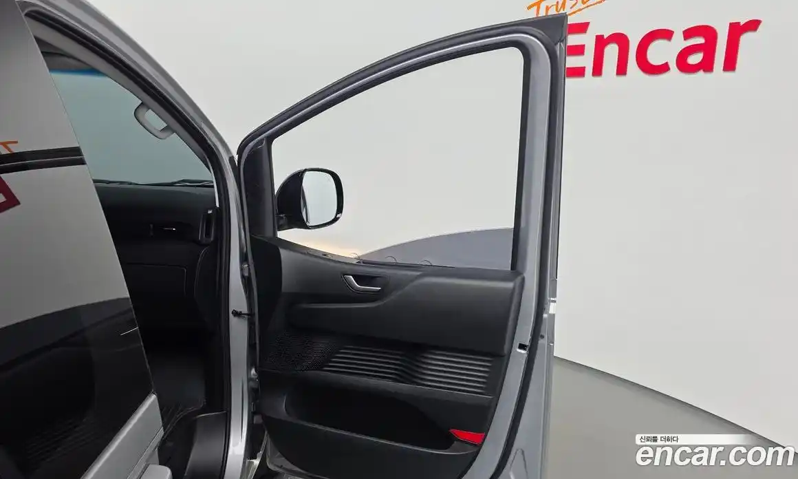Hyundai Staria 2023 2.2 гидро, фото 15