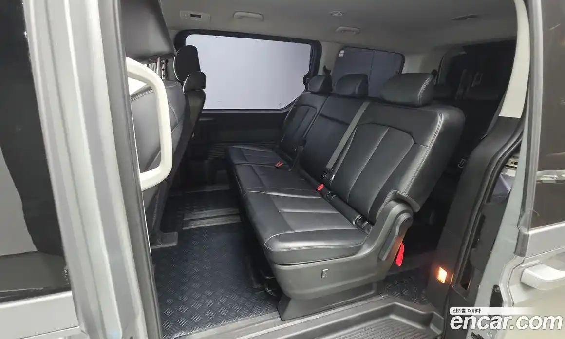 Hyundai Staria 2023 2.2 гидро, фото 16