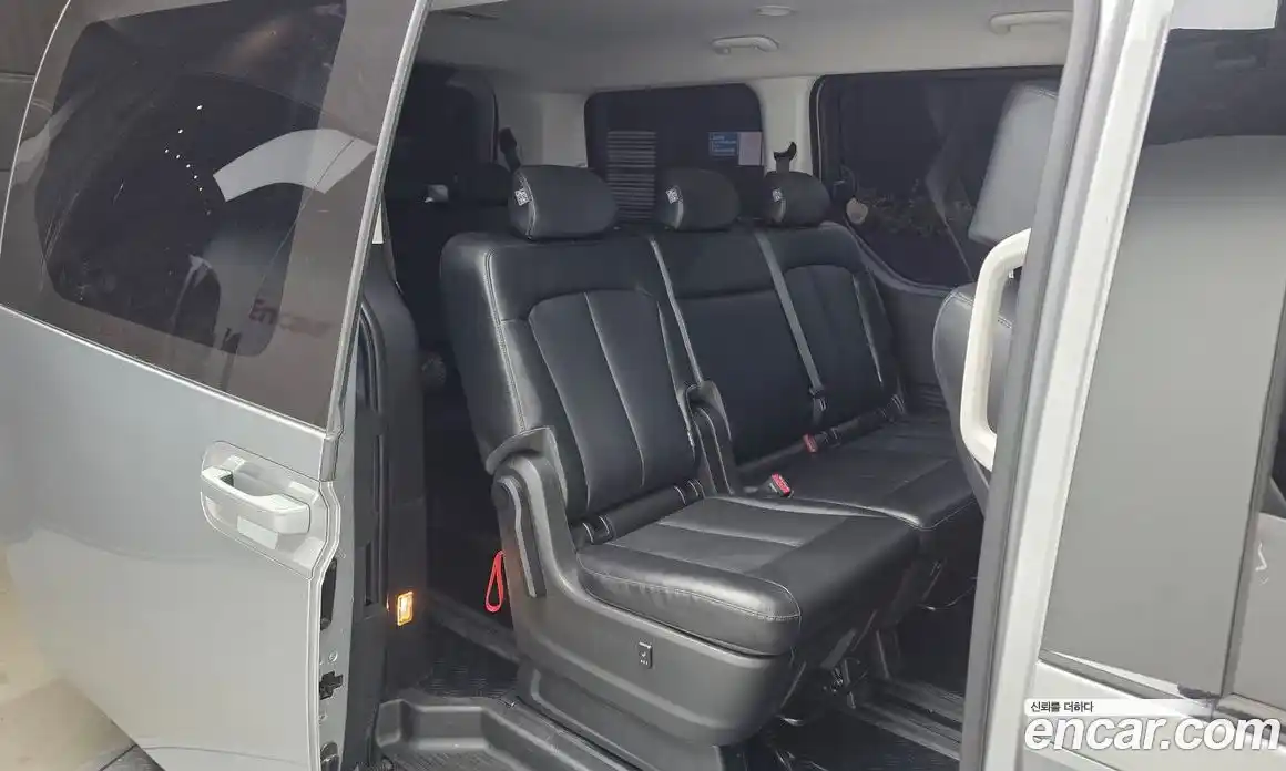Hyundai Staria 2023 2.2 гидро, фото 17