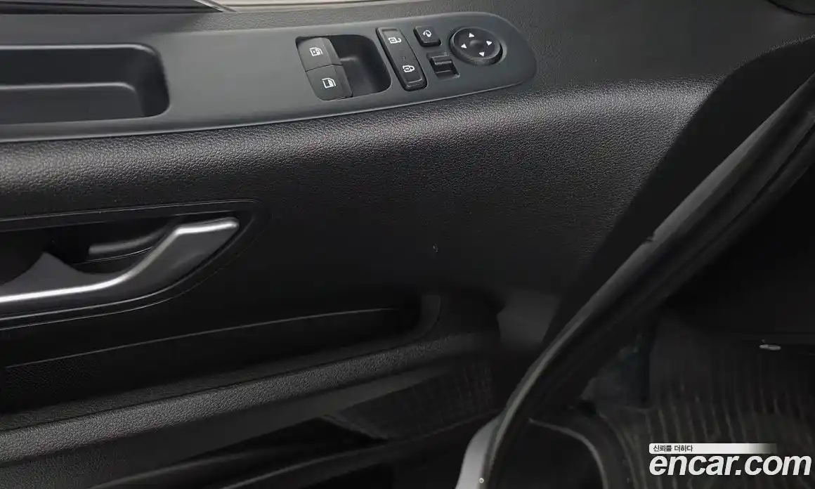 Hyundai Staria 2023 2.2 гидро, фото 29