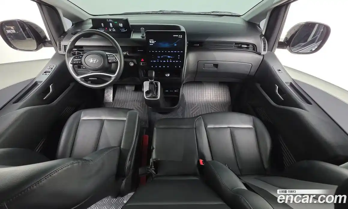 Hyundai Staria 2023 2.2 гидро, фото 10