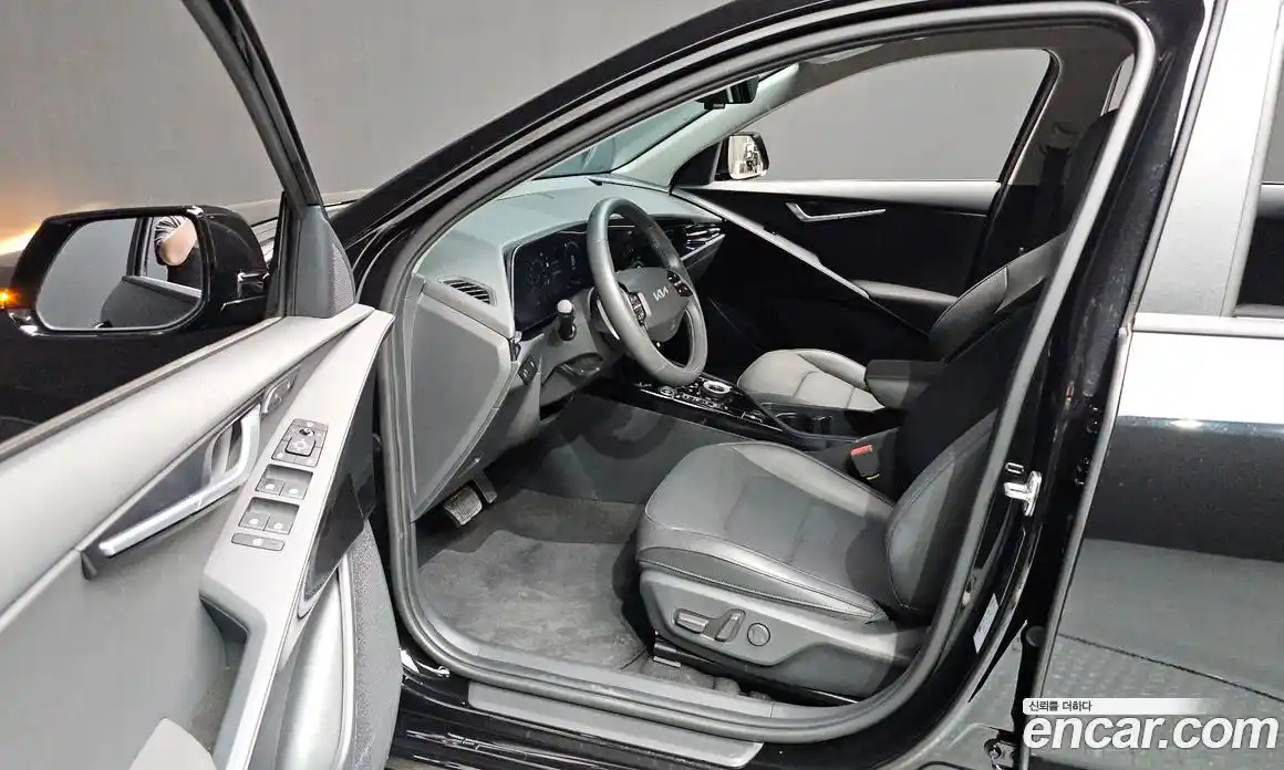 Kia Niro 2023 0.2 автомат (гидро), фото 13