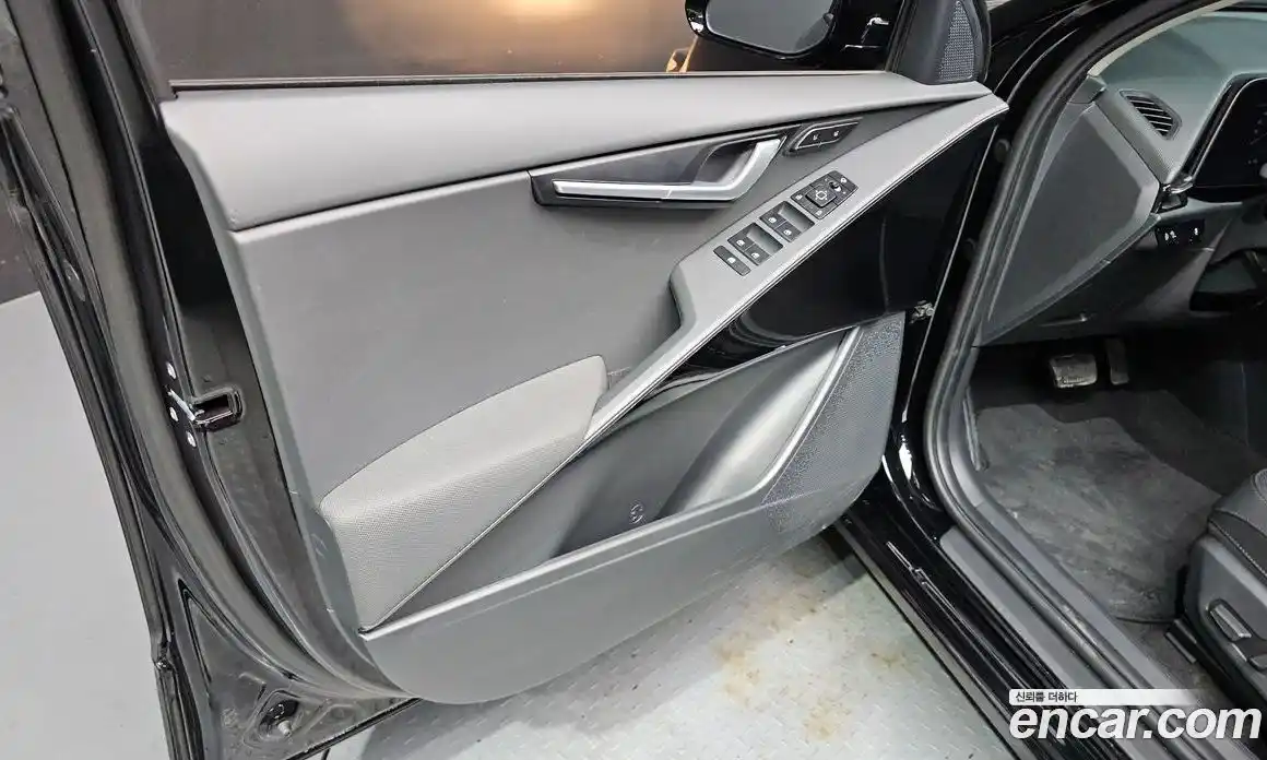 Kia Niro 2023 0.2 автомат (гидро), фото 14