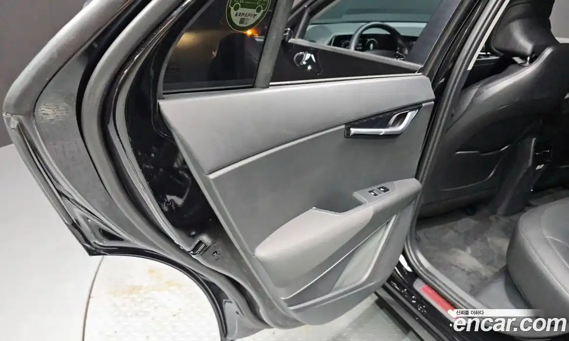 Kia Niro 2023 0.2 автомат (гидро), фото 15