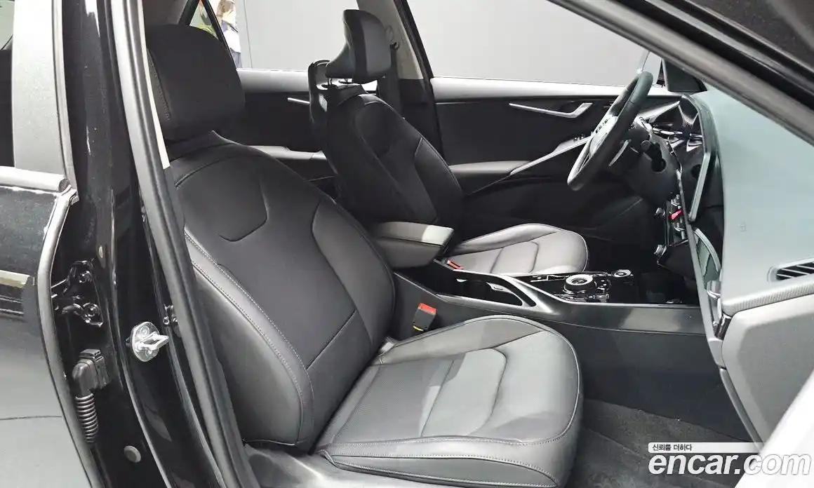 Kia Niro 2023 0.2 автомат (гидро), фото 16