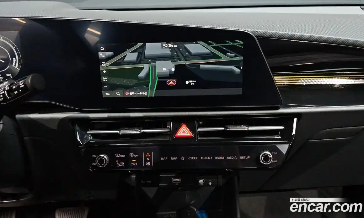 Kia Niro 2023 0.2 автомат (гидро), фото 18