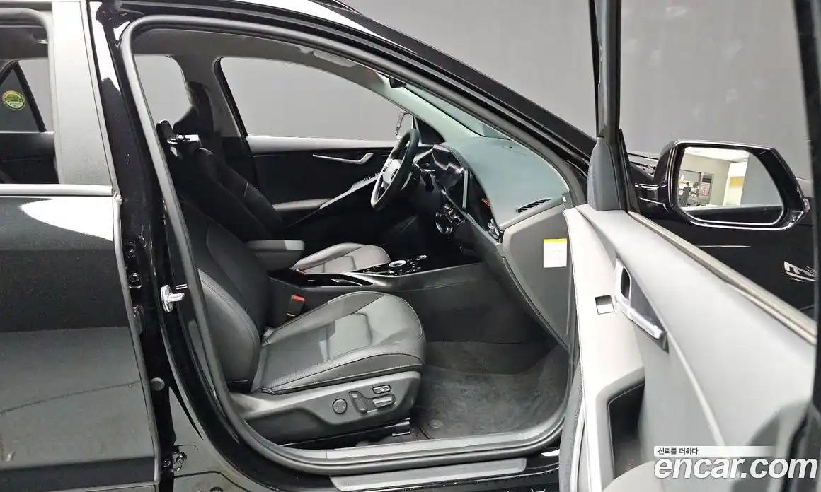 Kia Niro 2023 0.2 автомат (гидро), фото 25