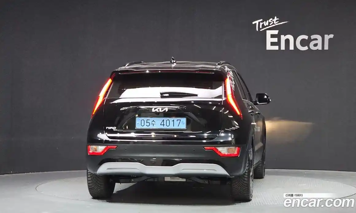 Kia Niro 2023 0.2 автомат (гидро), фото 4