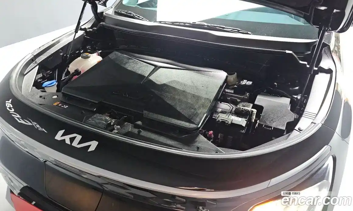 Kia Niro 2023 0.2 автомат (гидро), фото 6