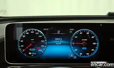 Mercedes-Benz EQC 2020 0.2 гидро, миниатюра 11