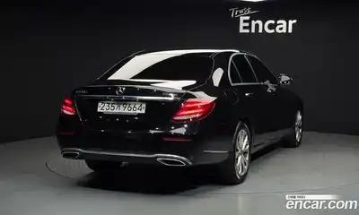 Mercedes-Benz E-Class 2020 1.9 автомат (гидро), миниатюра 2
