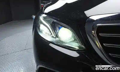 Mercedes-Benz E-Class 2020 1.9 автомат (гидро), миниатюра 8