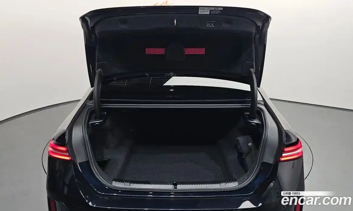 BMW 5-Series 2025 2.0 гидро, фото 24