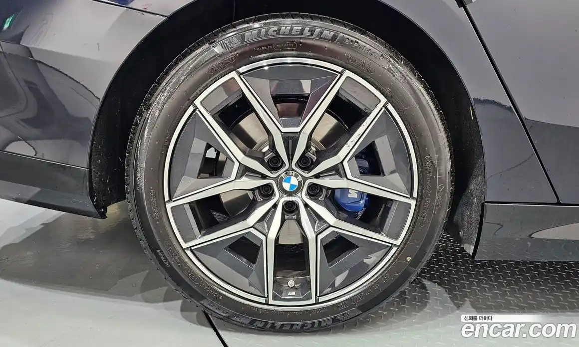 BMW 5-Series 2025 2.0 гидро, фото 5