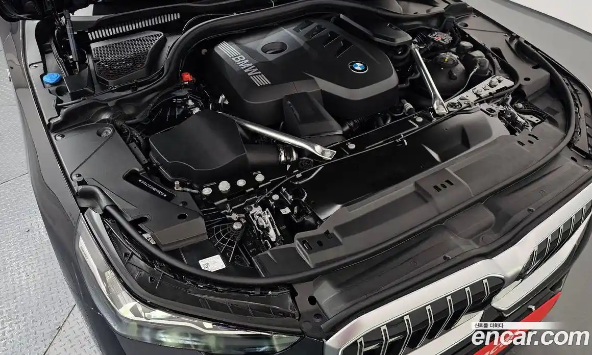 BMW 5-Series 2025 2.0 гидро, фото 6