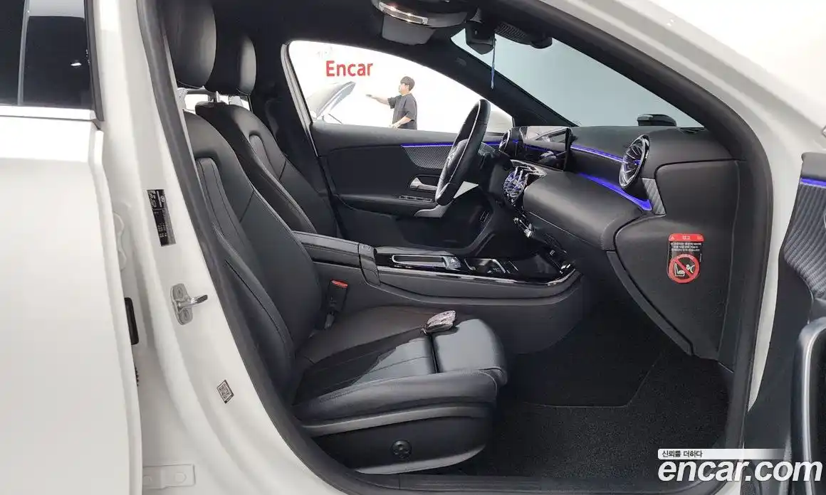 Mercedes-Benz A-Class 2024 2.0 гидро, фото 15