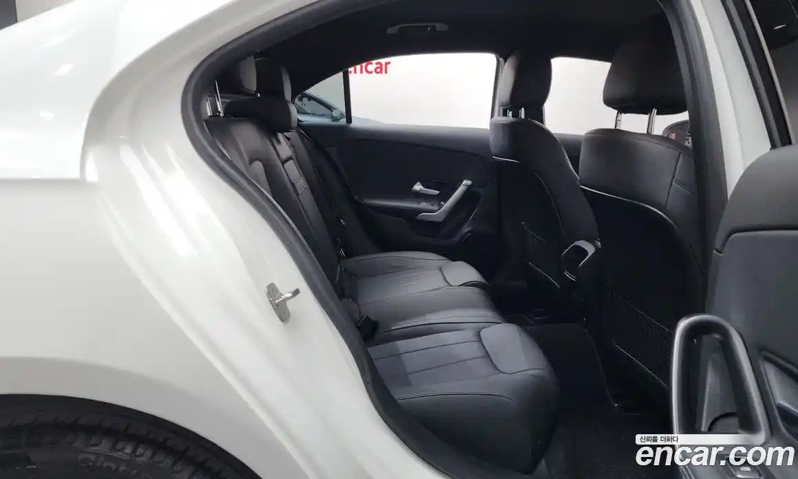 Mercedes-Benz A-Class 2024 2.0 гидро, фото 16