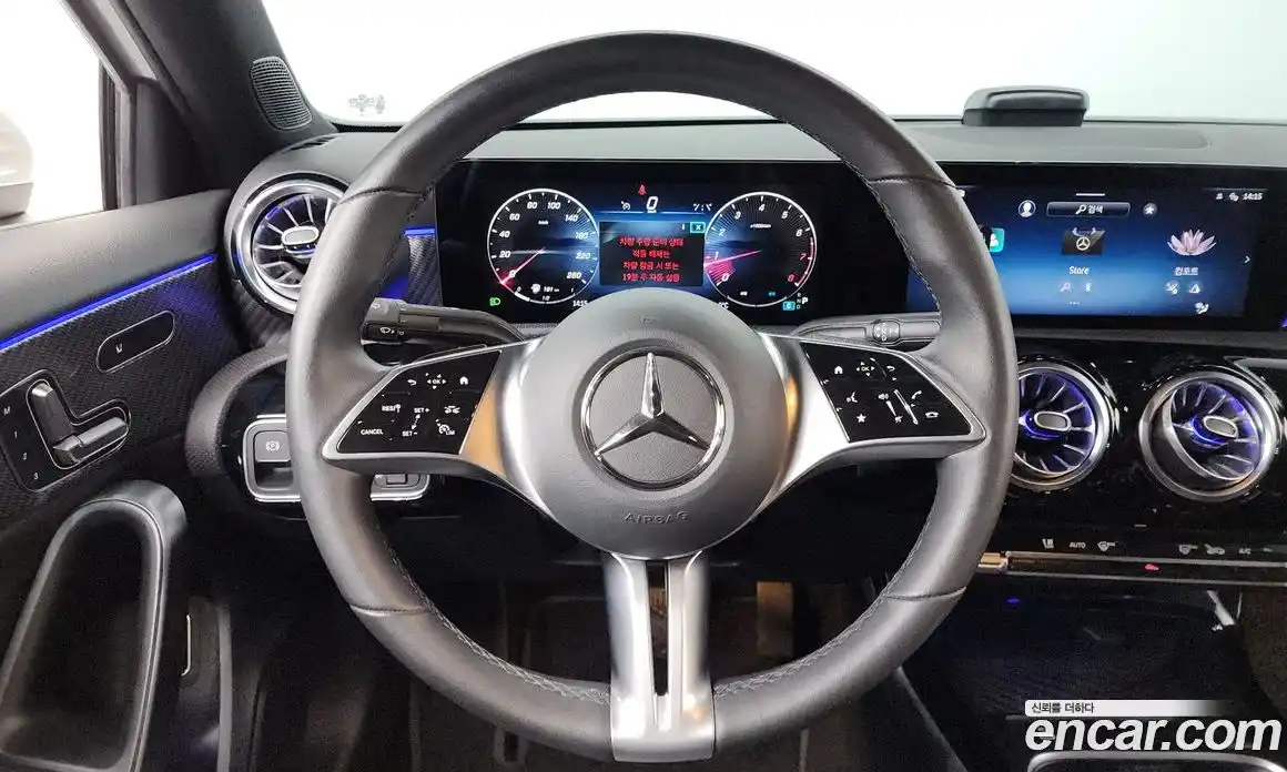 Mercedes-Benz A-Class 2024 2.0 гидро, фото 17