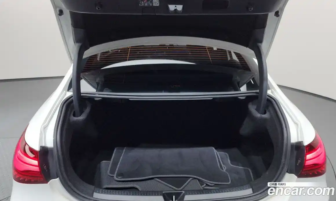 Mercedes-Benz A-Class 2024 2.0 гидро, фото 22