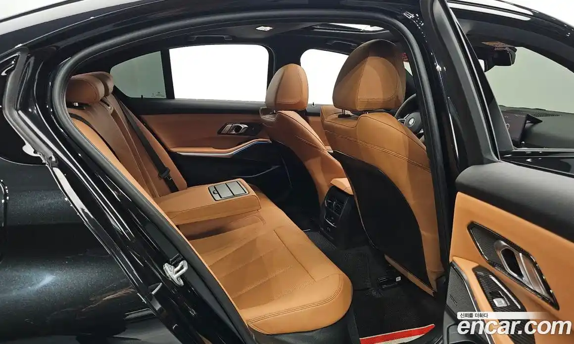 BMW 3-Series 2024 2.0 гидро, фото 16
