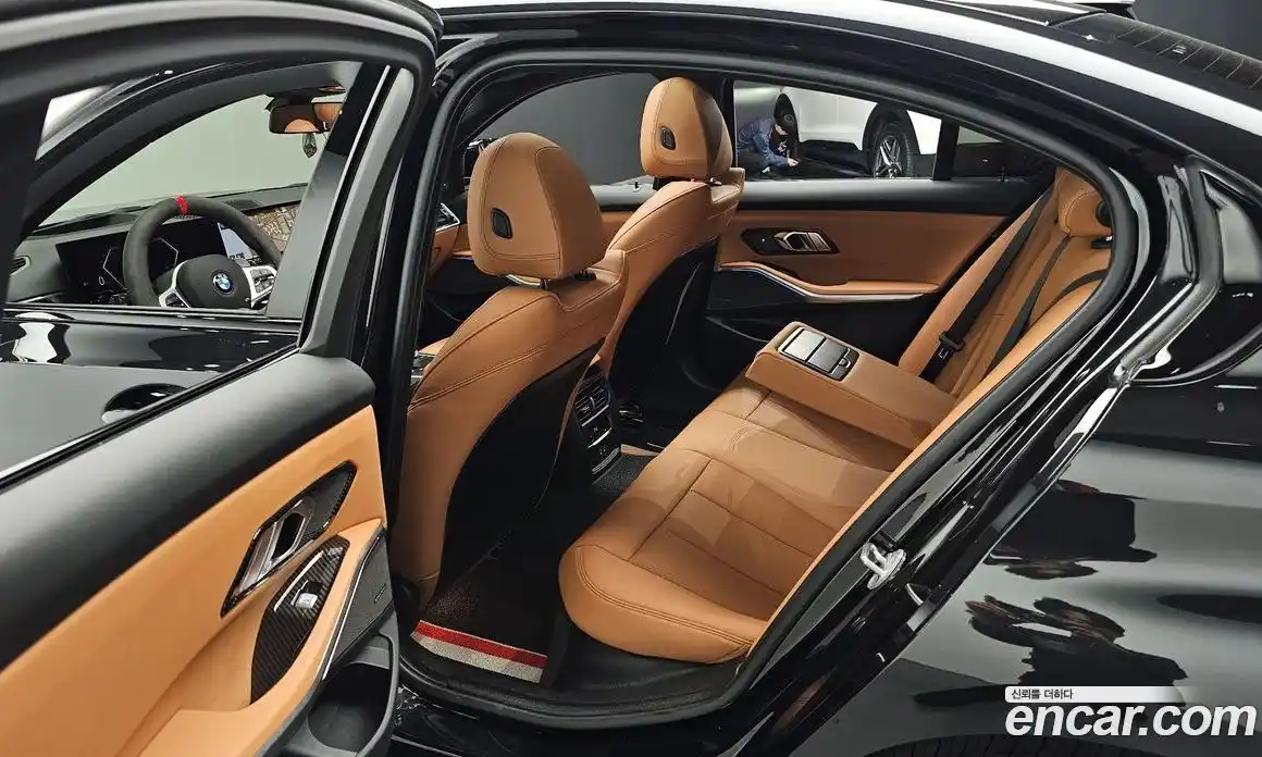 BMW 3-Series 2024 2.0 гидро, фото 18