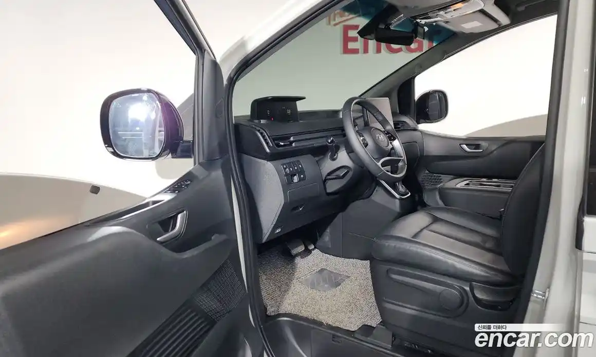 Hyundai Staria 2024 2.2 гидро, фото 13