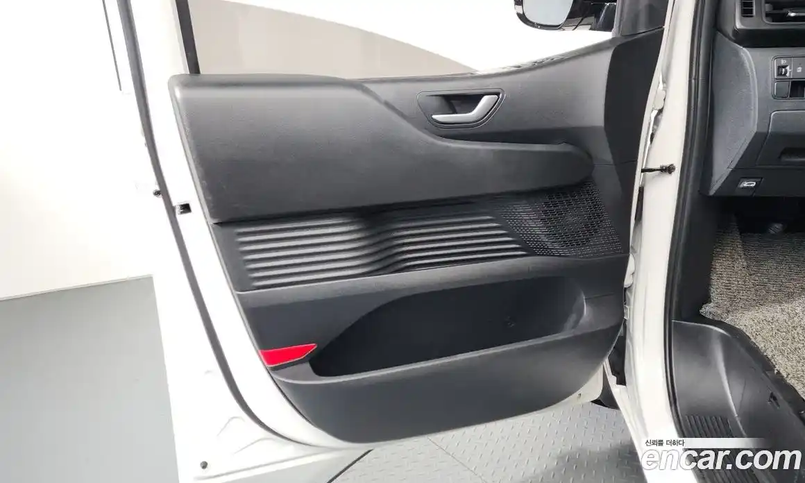 Hyundai Staria 2024 2.2 гидро, фото 14