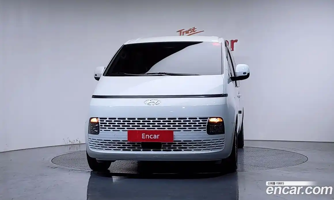 Hyundai Staria 2024 2.2 гидро, фото 3
