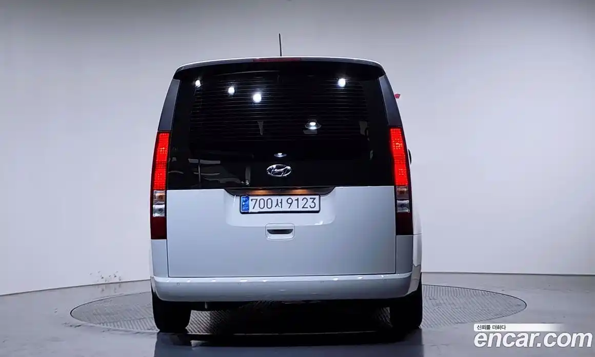 Hyundai Staria 2024 2.2 гидро, фото 4